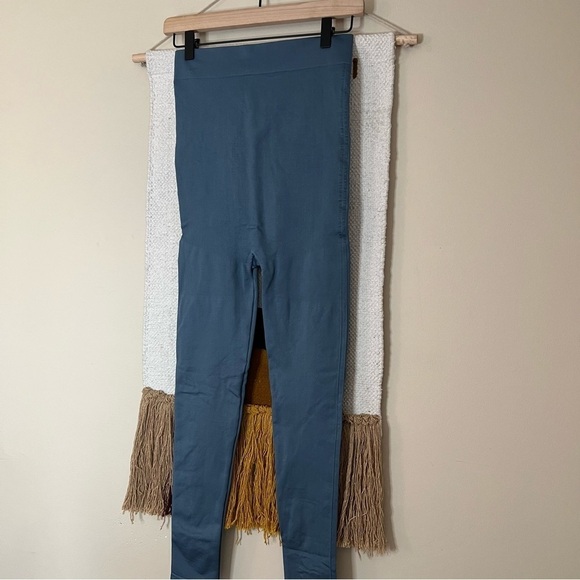 Blanqi everyday Highwaist Postpartum + Nursing Support Leggings size medium - Picture 5 of 7